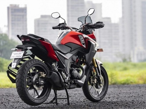 Вседорожный мотоцикл Honda CB200X.
