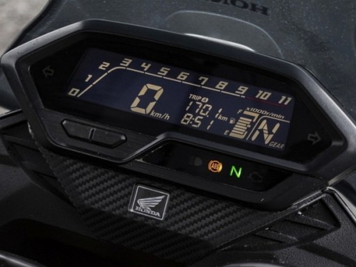 Вседорожный мотоцикл Honda CB200X.