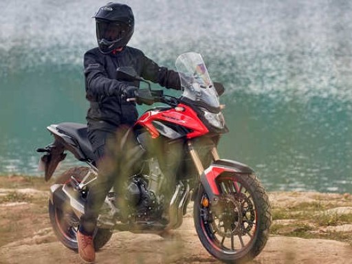 Вседорожный мотоцикл Honda CB500X. 