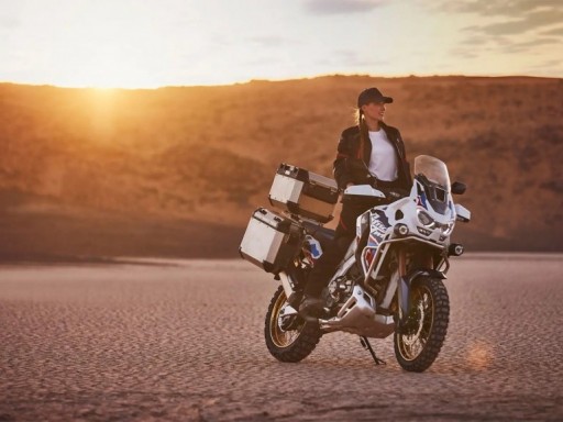 Новый вседорожный мотоцикл Honda Africa Twin Adventure Sports ES.